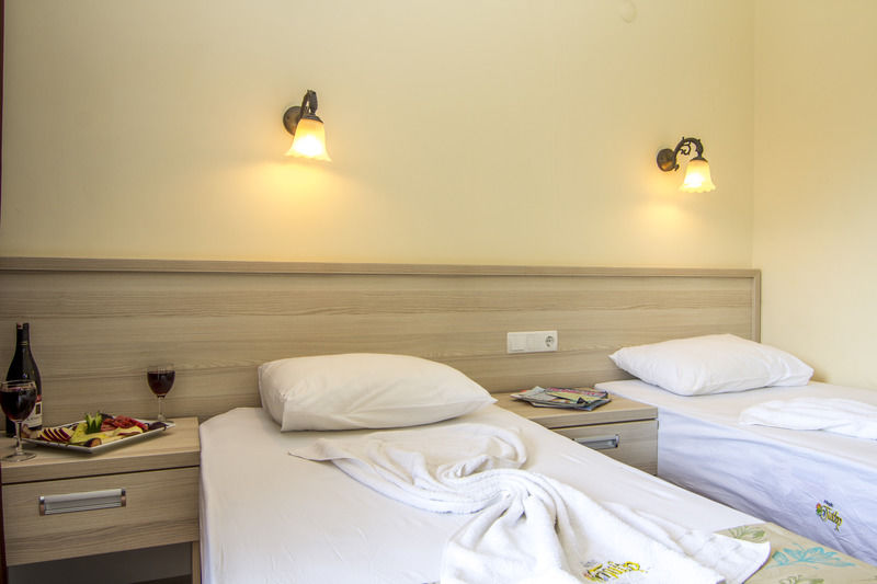 Magic Tulip Hotel Oludeniz Bagian luar foto
